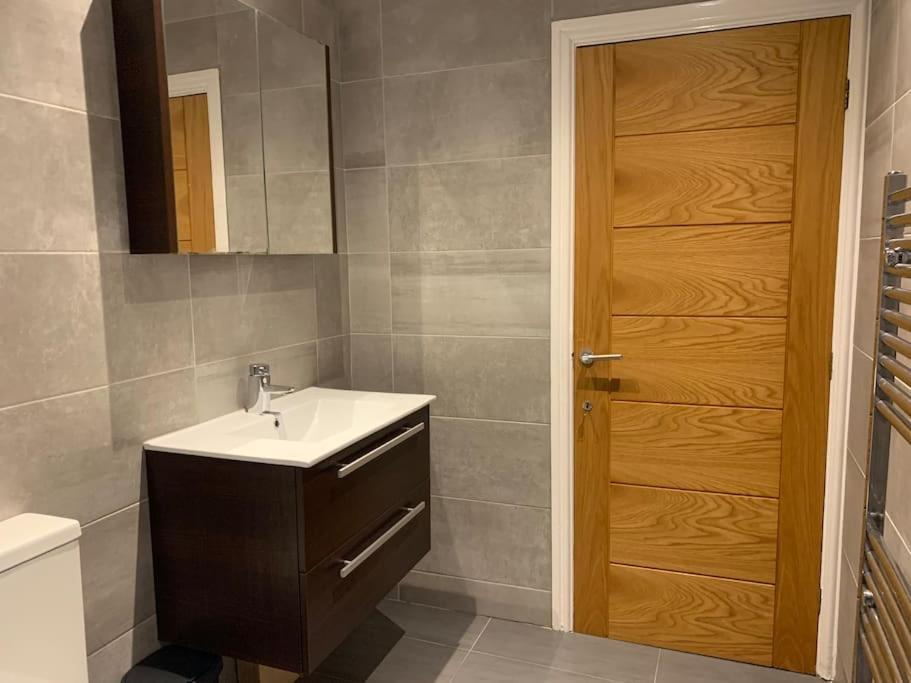 Fantastic Large 2 X Bedroom Flat, Free Parking Sale Exterior foto